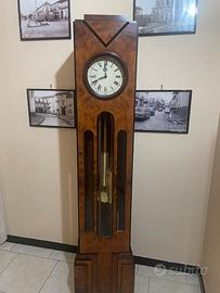 Orologio a pendolo a terra