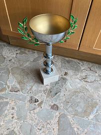 Trofeo con base  in marmo per sport