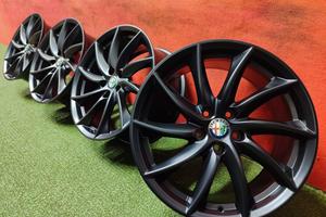 Cerchi Alfa Romeo Giulia 159 Giulietta Original 18