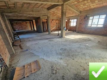 Appartamento Rustico 220 Mq + Terrazzi Lazzaro