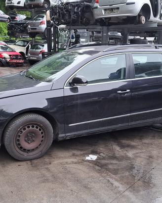 VW PASSAT 2001 SOLO PER RICAMBI