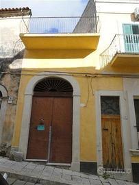 Casa indipendente di 185 m² con più di 5 locali a 