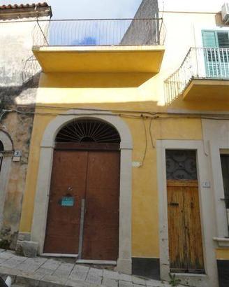 Casa indipendente di 185 m² con più di 5 locali a 