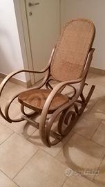 Sedia dondolo il Legno e vimini.
