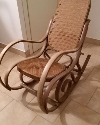 Sedia dondolo il Legno e vimini.