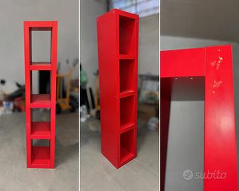 Libreria IKEA Rossa