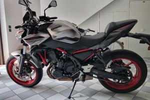 Kawasaki Z650 05/2023 con garanzia al 05/2027