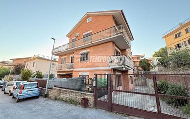 BILOCALE CON GIARDINO DA RISTRUTTURARE ; A POCHI P