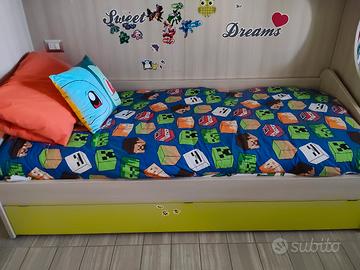 letto singolo con ruote sotto e materasso