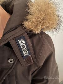 Giubbotto Woolrich corto marrone