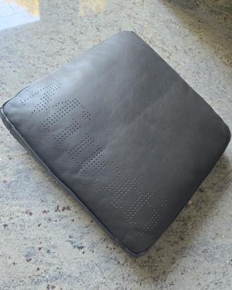 Minotti cuscini in pelle 