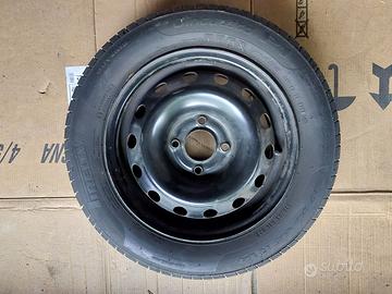 Pneumatico Pirelli estivo 175x65 R14 con cerchione