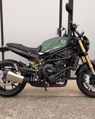 Benelli Leoncino 800
