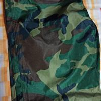 Pantalone impermeabile mimetico 