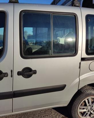 Porta laterale sx nuda FIAT DOBLO del 2008