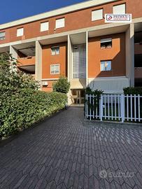 Appartamento di 110 m² con 4 locali e box auto a R