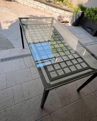 tavolo da giardino con sedie in ferro