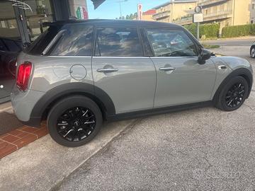 Mini 1.5 One D Baker Street 5 porte