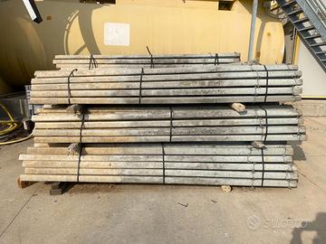 Pali in cemento per vigneto e/o recinzione