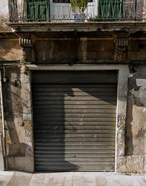 Deposito + Garage ÷ Cortile privato