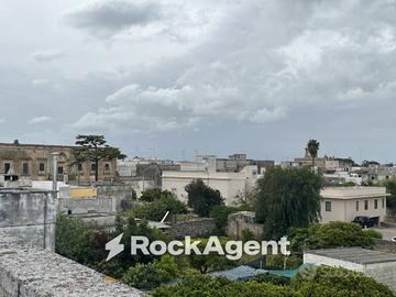 Appartamento di 173 m² con più di 5 locali a Castr