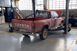 TOYOTA HILUX 2.4 D