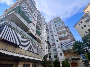 2 LOCALI A NAPOLI