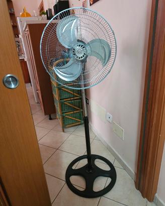 Ventilatore a colonna DCG  usato pochissimo 