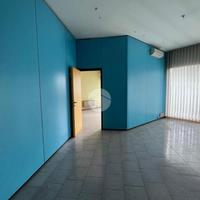 NEGOZIO A DESENZANO DEL GARDA