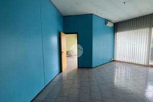 NEGOZIO A DESENZANO DEL GARDA