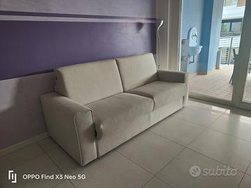 DIVANO LETTO PARI AL NUOVO con materasso incluso