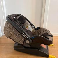 Ovetto Peg Perego con attacchi ISOFIX