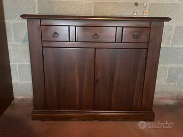 Mobiletto in arte povera