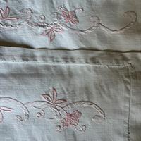 Splendide lenzuola vintage tela e ricamo a mano