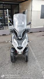 Piaggio MP3 300