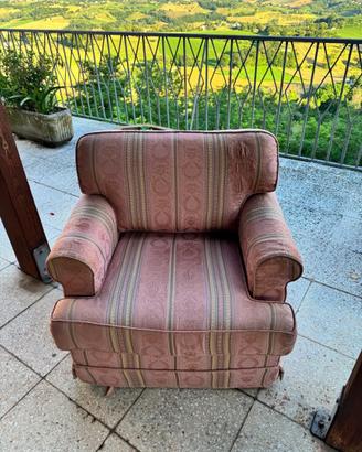 Set completo: divano e poltrona