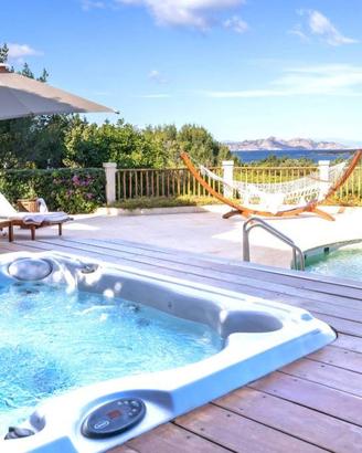 Villa di 300 m² con più di 5 locali a Arzachena
