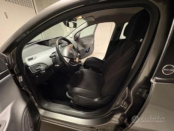 Lancia Ypsilon Ottobre 2012