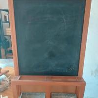 Lavagna per gessetti, cornice in legno