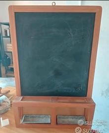 Lavagna per gessetti, cornice in legno