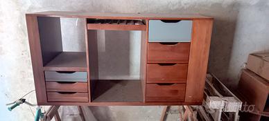 Scrivania in legno massiccio 