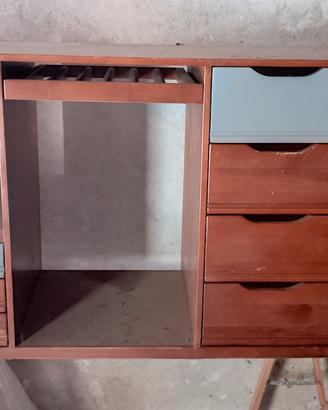 Scrivania in legno massiccio 