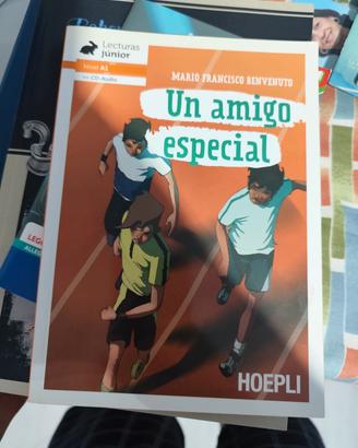 libri vari e dizionario spagnolo e latino 