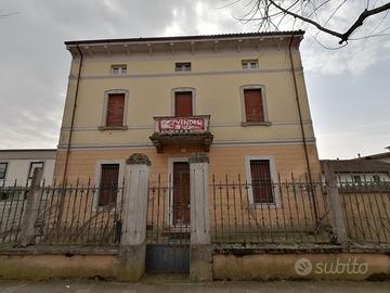 Villa + ampio magazzino