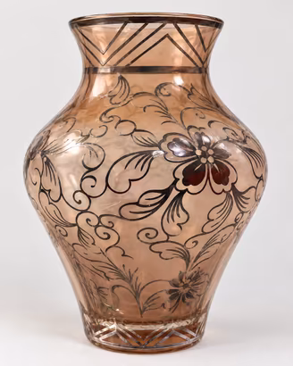 Vaso in vetro rosa antico con decoro floreale