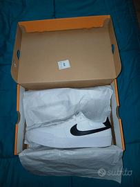scarpe nike court shot bianche e nere numero 44