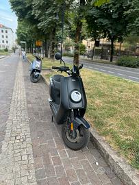 Scooter elettrico NIU NQI SPORT 50cc Nero opaco