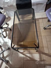 Tavolino nero in vetro