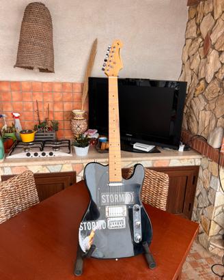 Chitarra elettrica telecaster nera