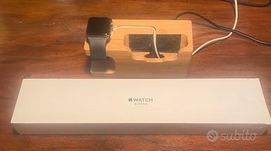 Apple iwatch 3 + stazione ricarica